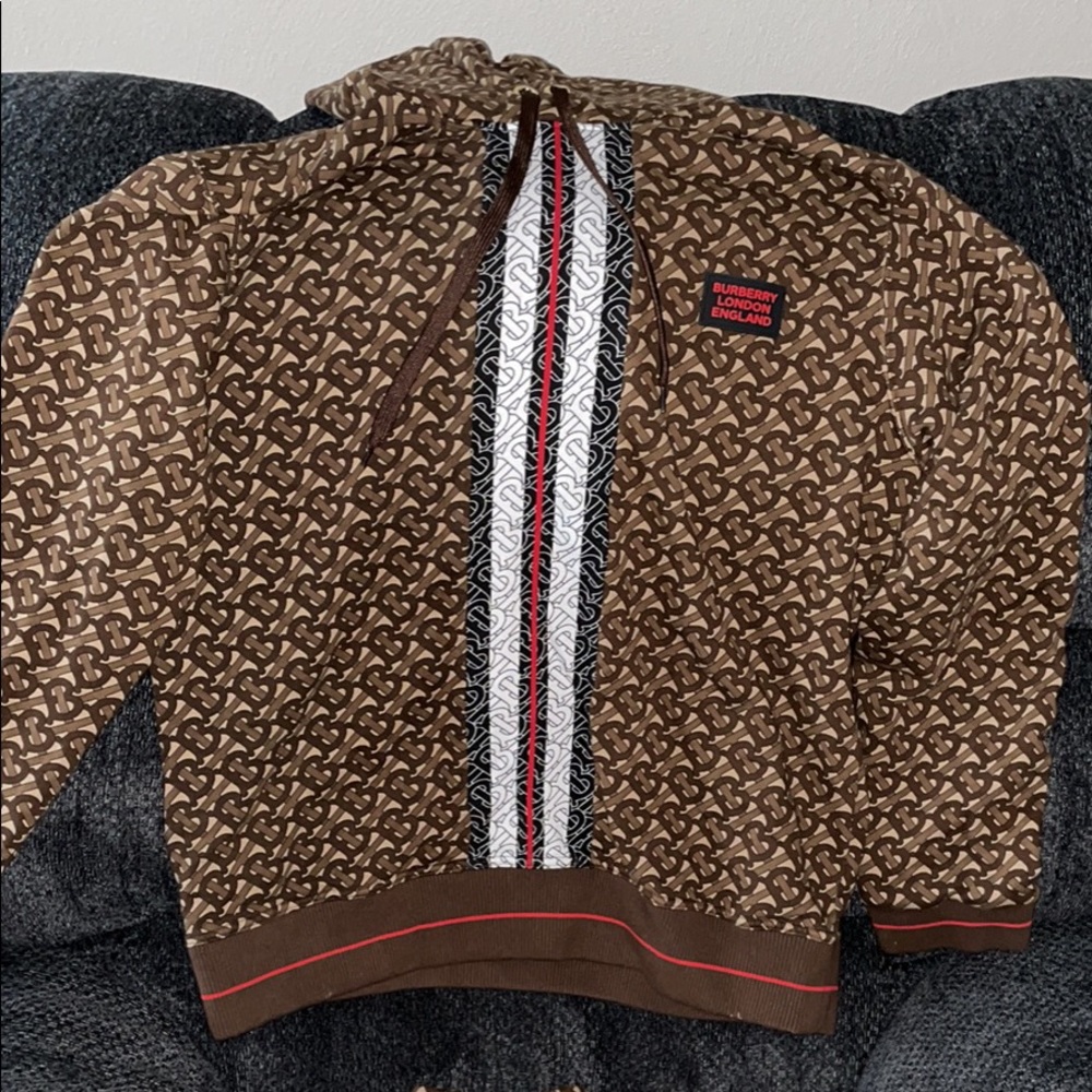 Burberry ‘TB’ Monogram Hoodie & Sweats Outfit